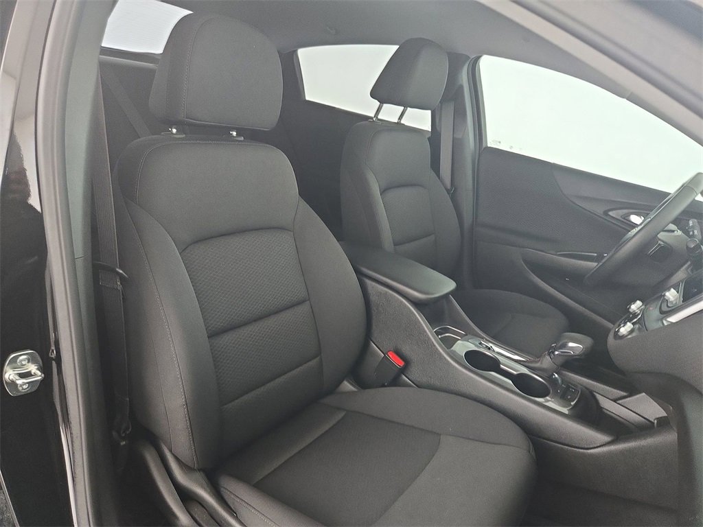 Used 2025 Chevrolet Malibu RS image 32