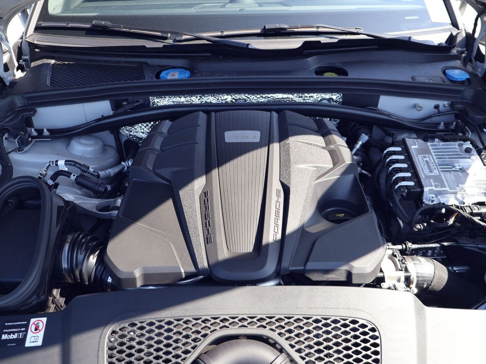 New 2026 Porsche Macan S AWD/4WD image 26
