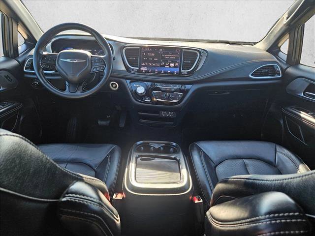 Used 2021 Chrysler Pacifica Touring-L w/ S Appearance Package image 16