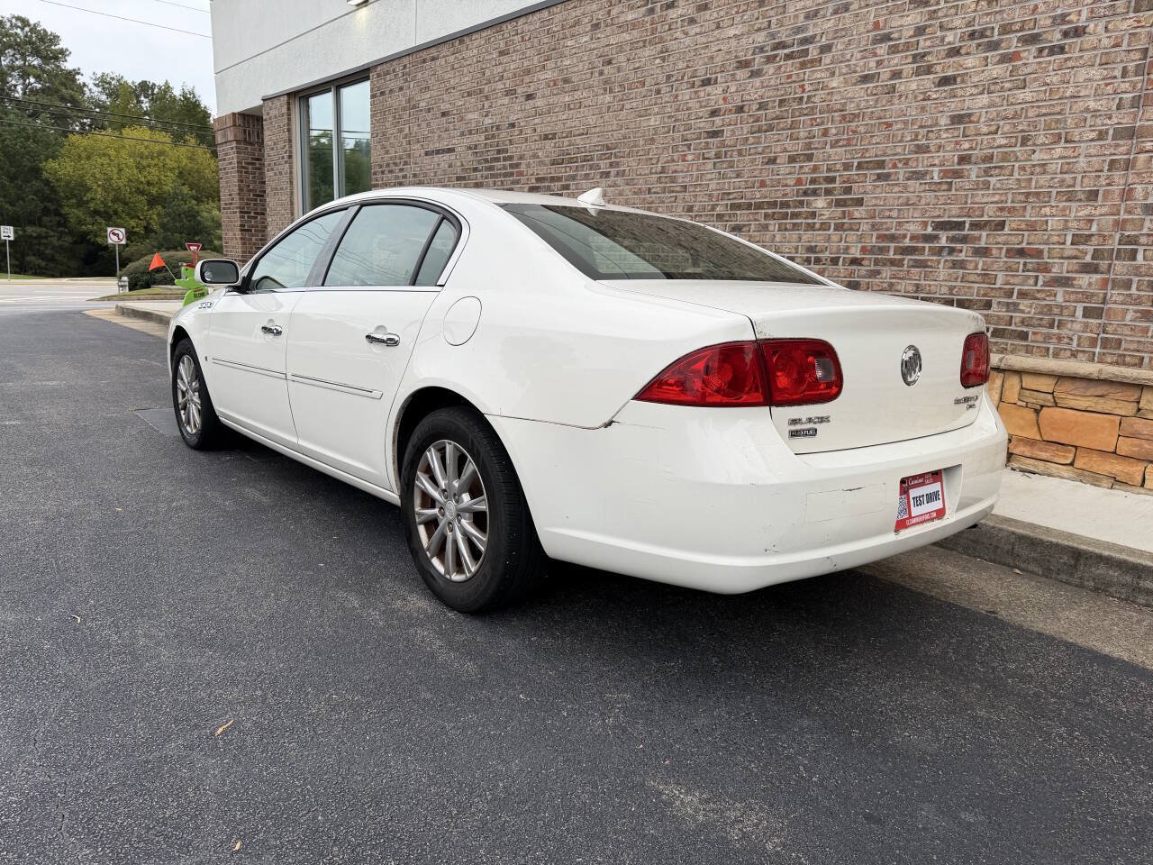 Used 2009 Buick Lucerne CXL FWD image 3