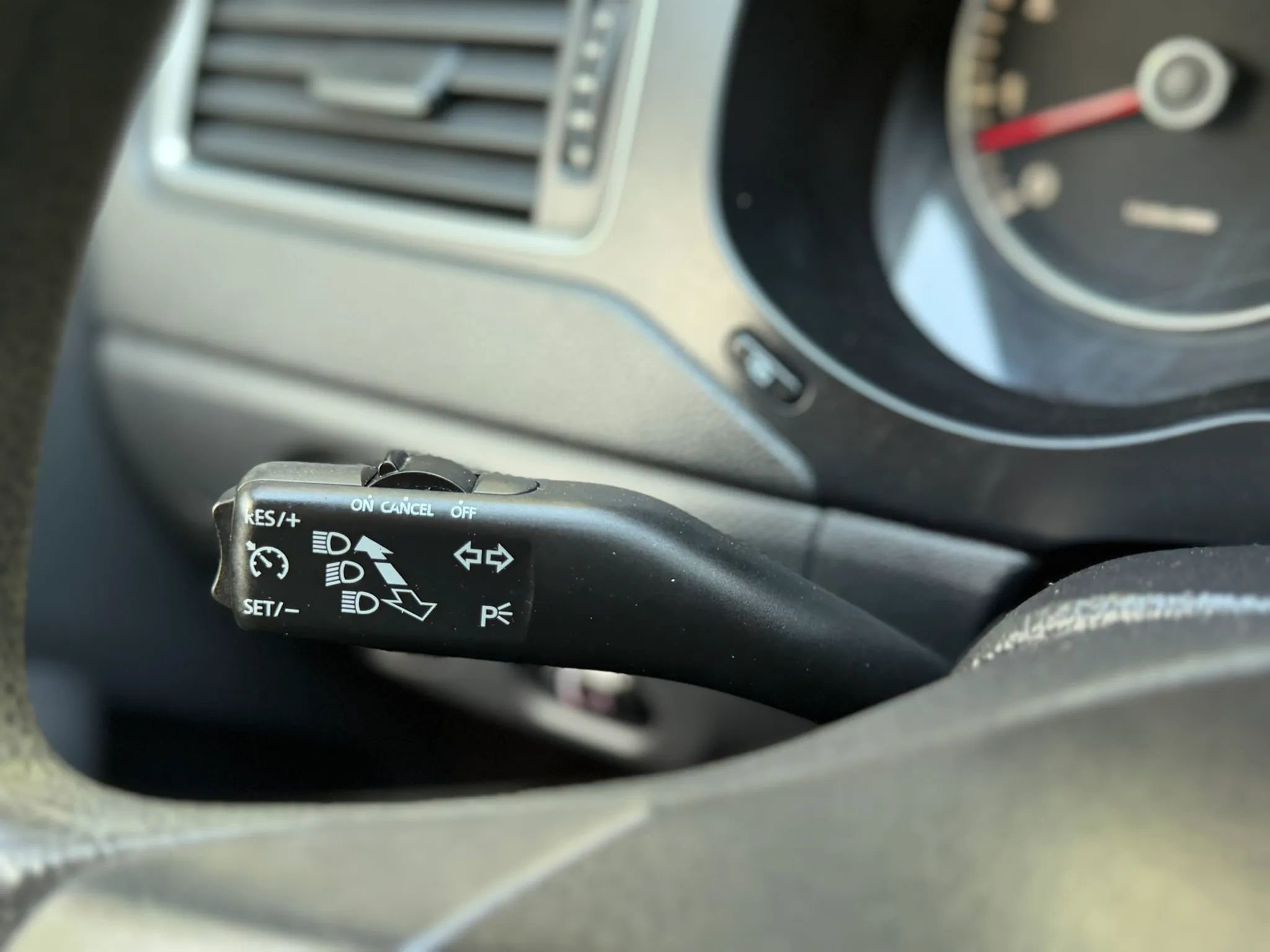 Used 2012 Volkswagen Jetta SE FWD image 30