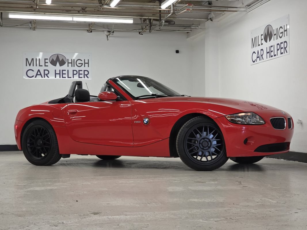 Used 2004 BMW Z4 2.5i RWD video 1