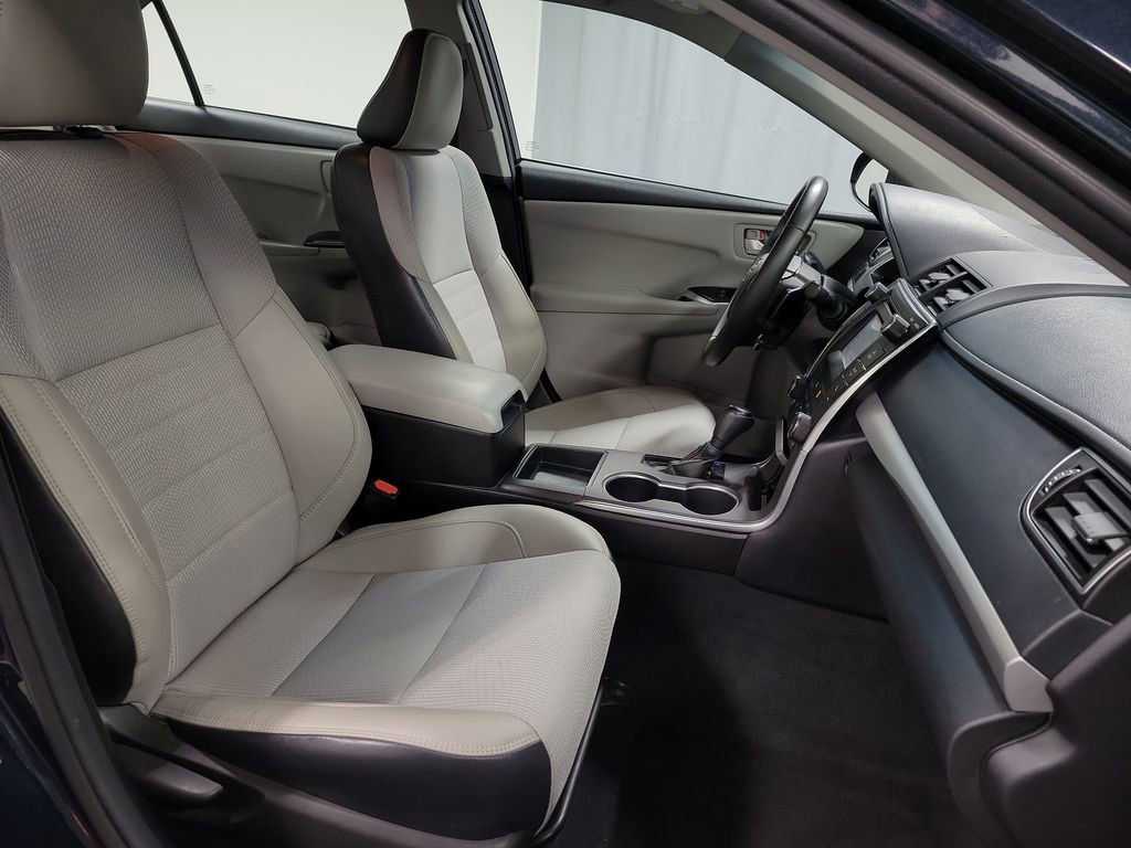 Used 2016 Toyota Camry SE image 22