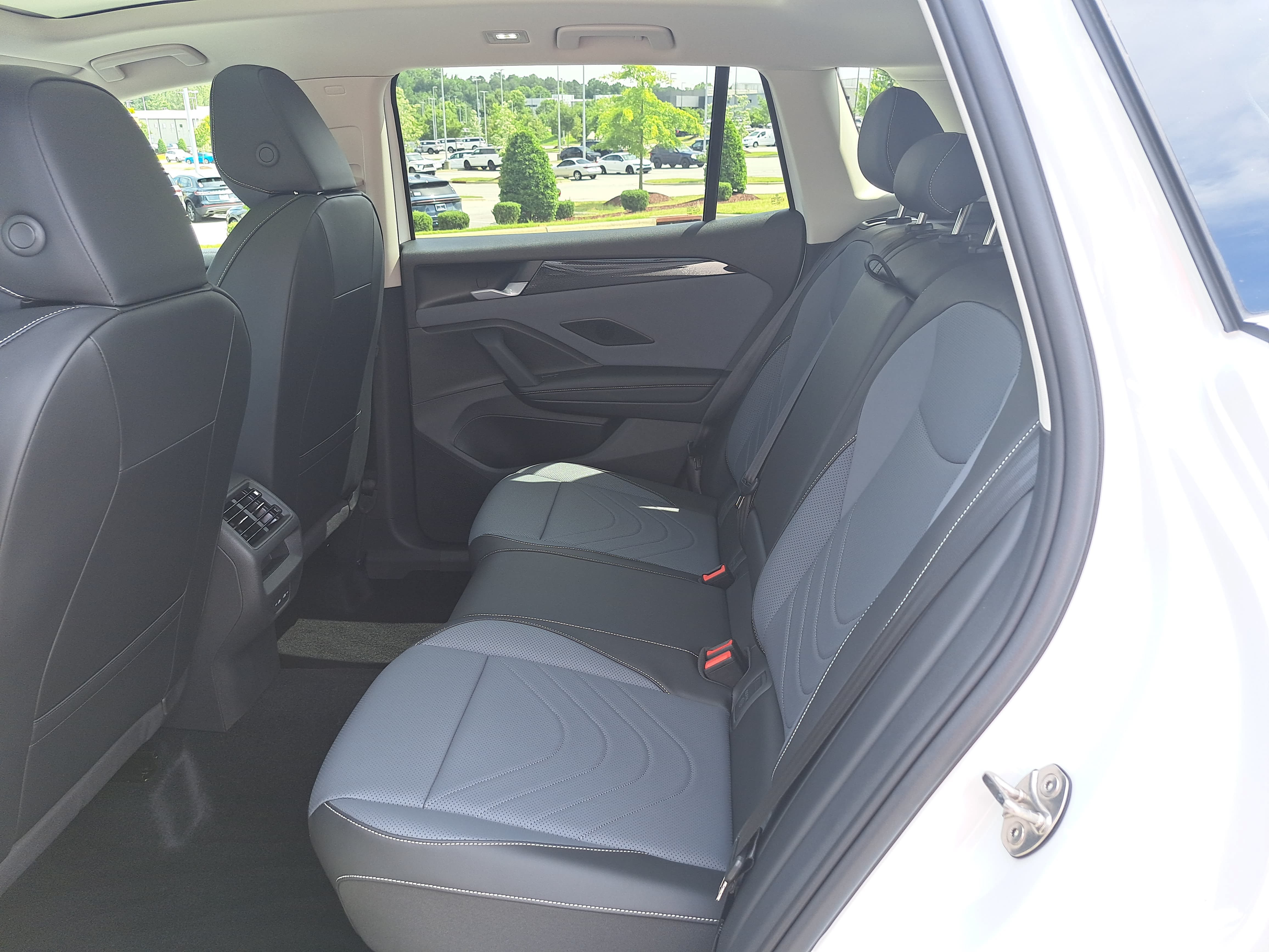 New 2026 Volkswagen Tiguan SE AWD/4WD image 14