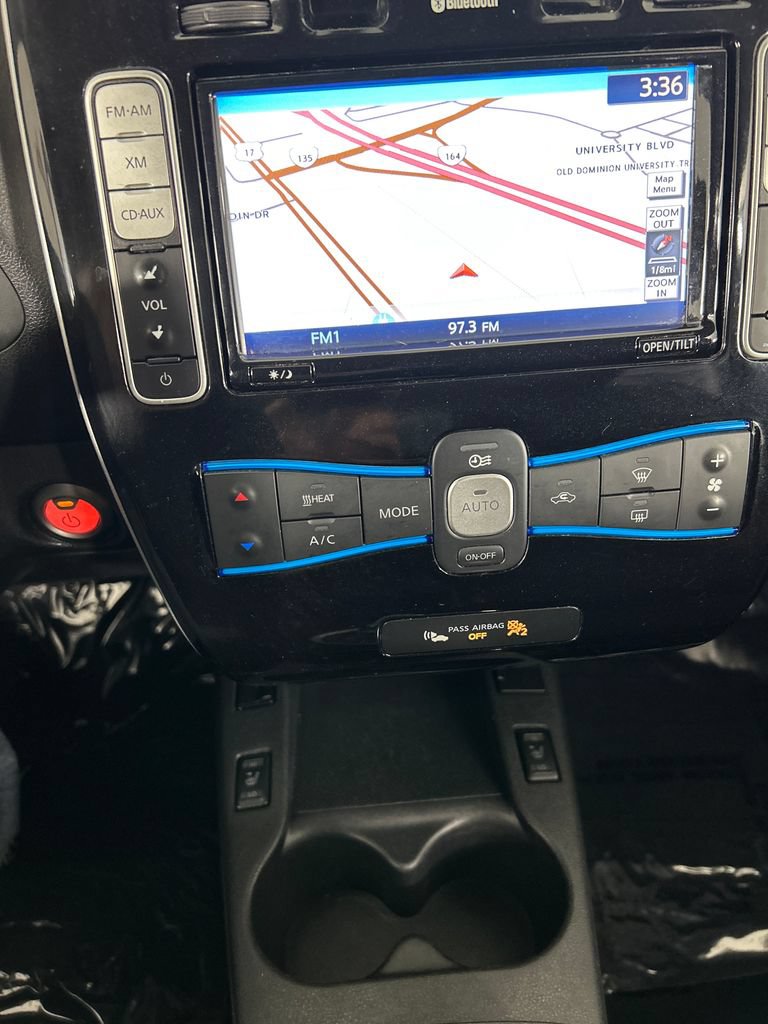 Used 2015 Nissan Leaf SV FWD image 15