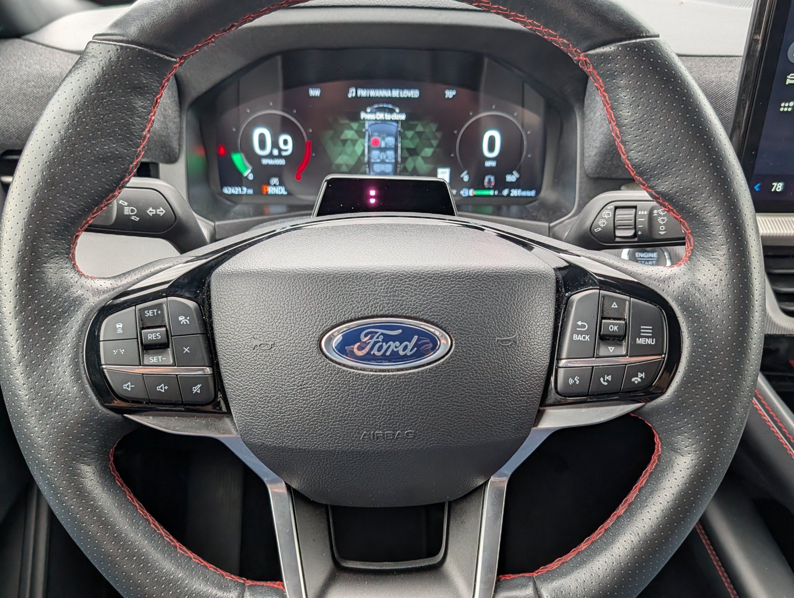 Used 2025 Ford Explorer ST-Line AWD/4WD image 25