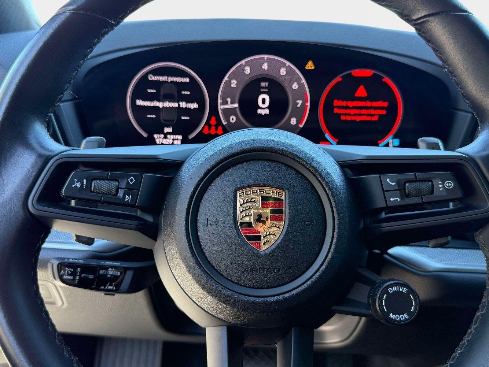 Used 2024 Porsche Cayenne AWD/4WD image 48