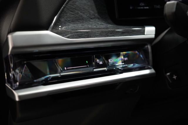 Used 2025 BMW 740i xDrive image 22