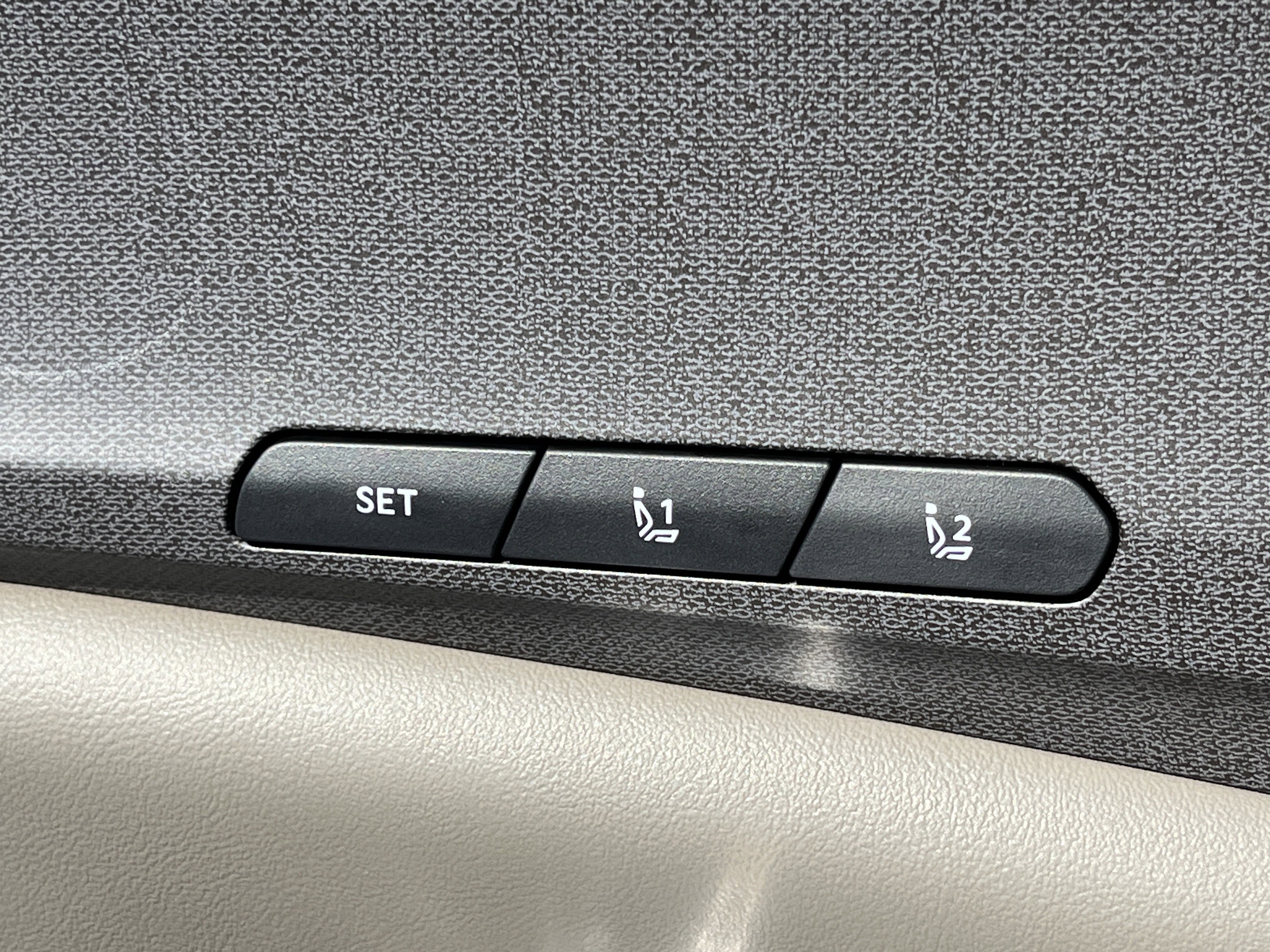New 2026 Kia Carnival EX image 21