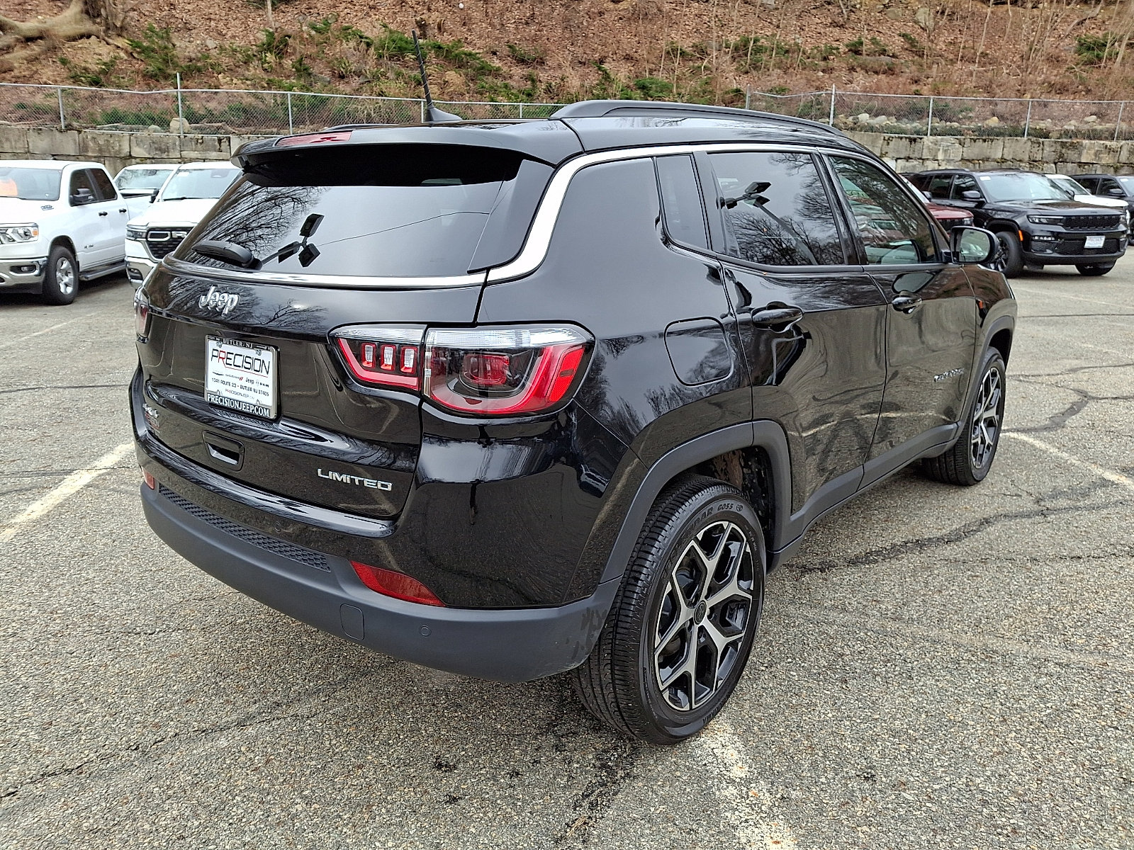 Certified 2025 Jeep Compass Limited AWD/4WD image 7
