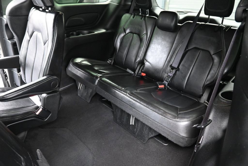 Used 2025 Chrysler Pacifica Select FWD image 26