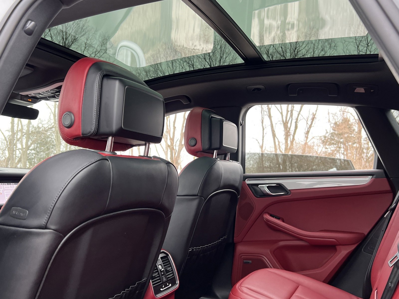 Certified 2025 Porsche Macan image 22