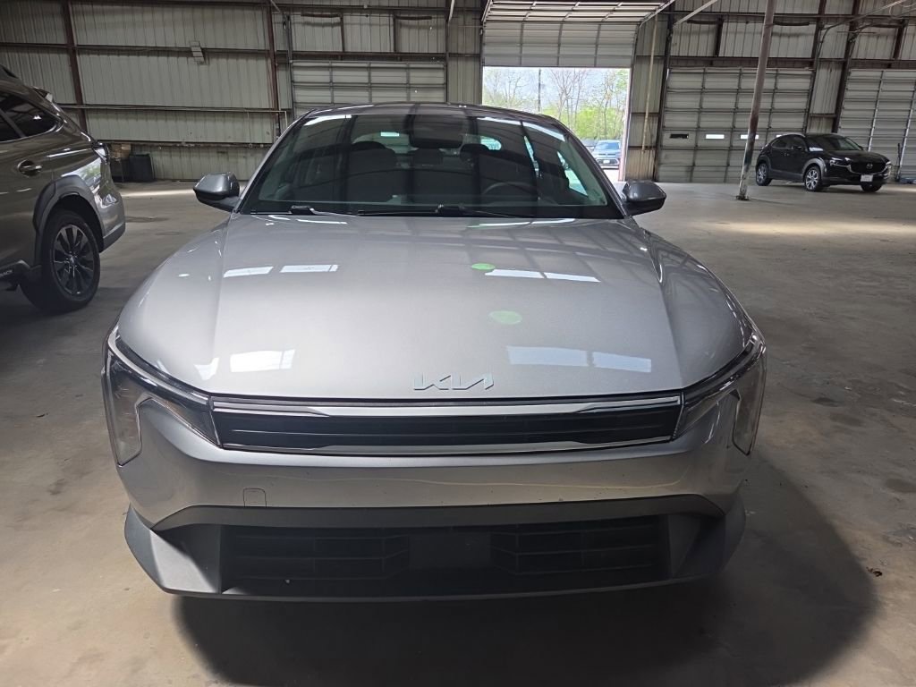 Used 2025 Kia K4 LXS image 8