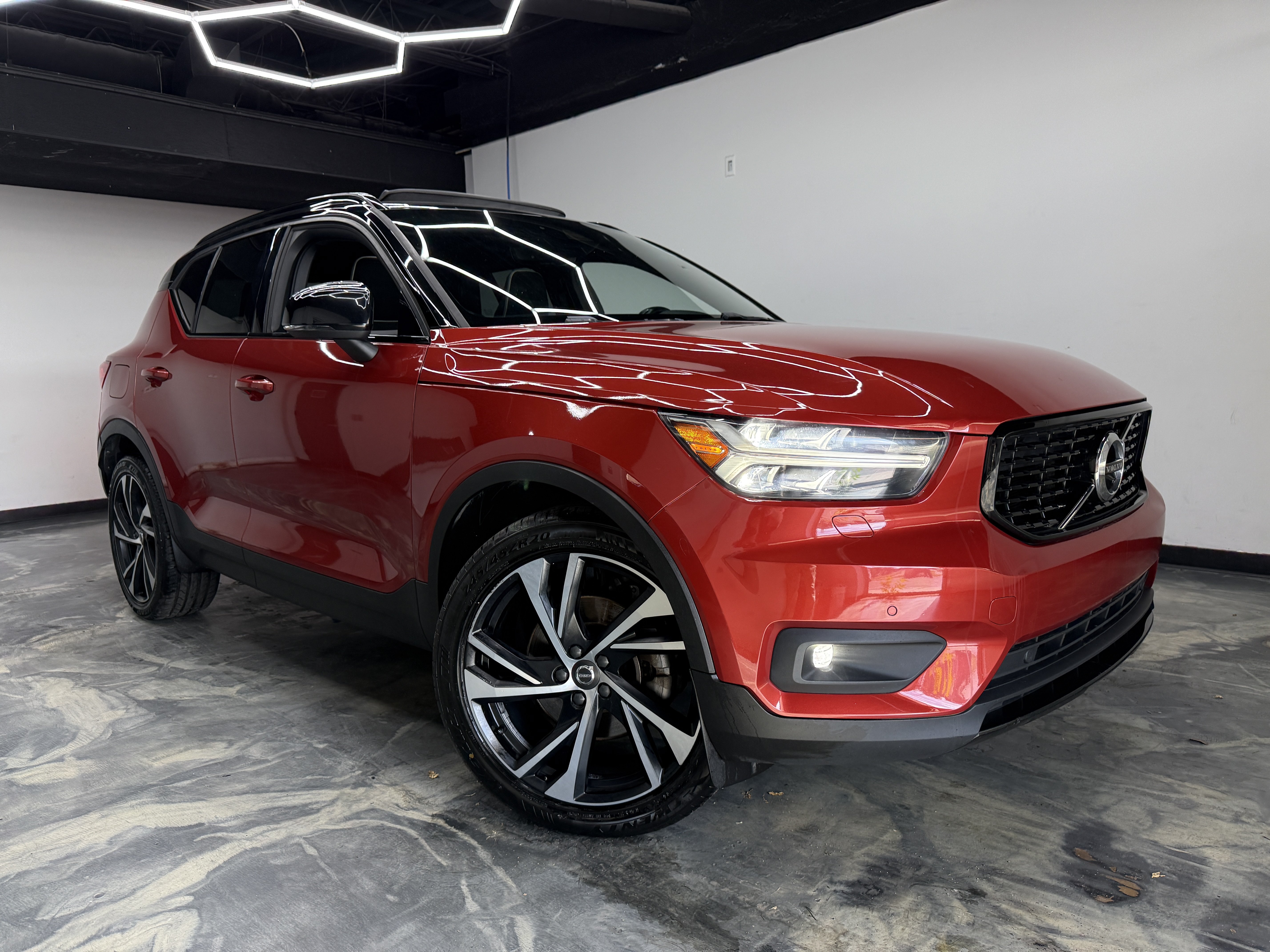 Used 2021 Volvo XC40 T5 R-Design AWD/4WD image 6