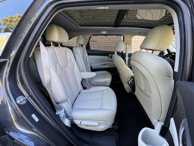 Used 2023 Kia Sorento SX Prestige w/ Panoramic Sunroof Package AWD/4WD image 11