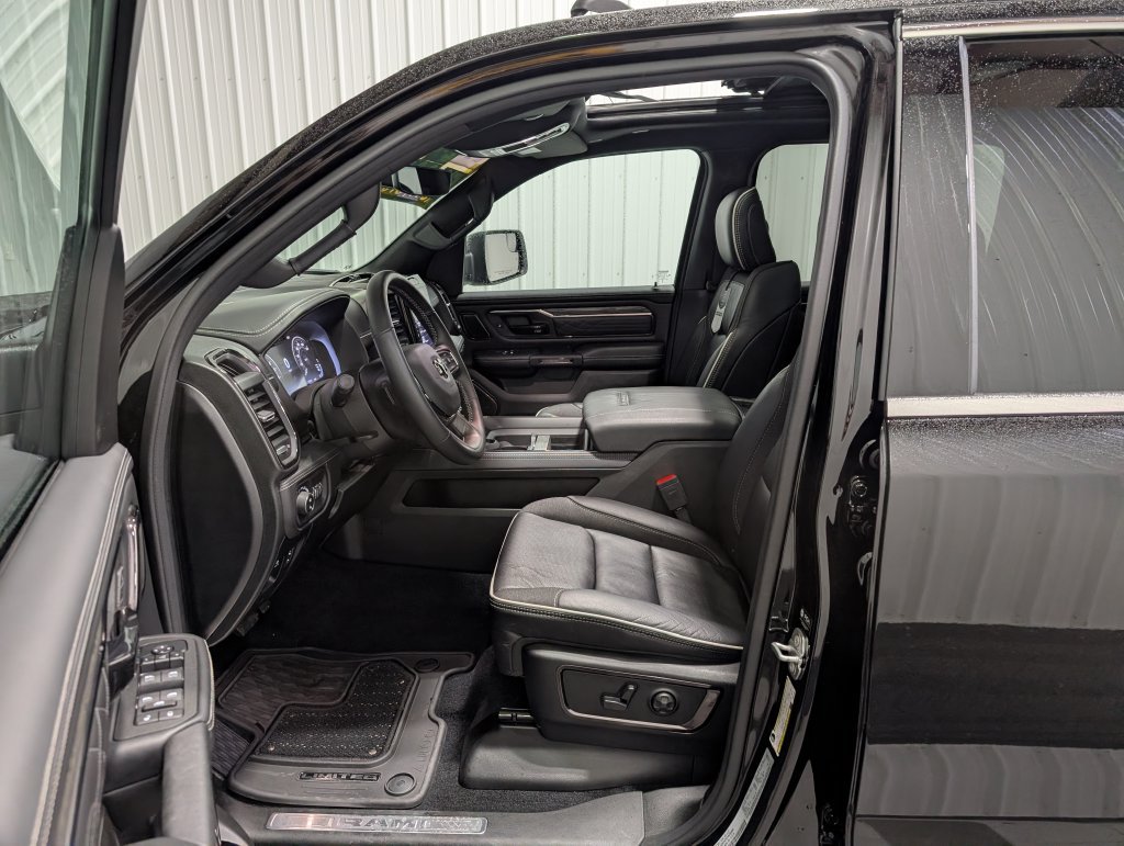 Used 2026 RAM 1500 Limited AWD/4WD image 16