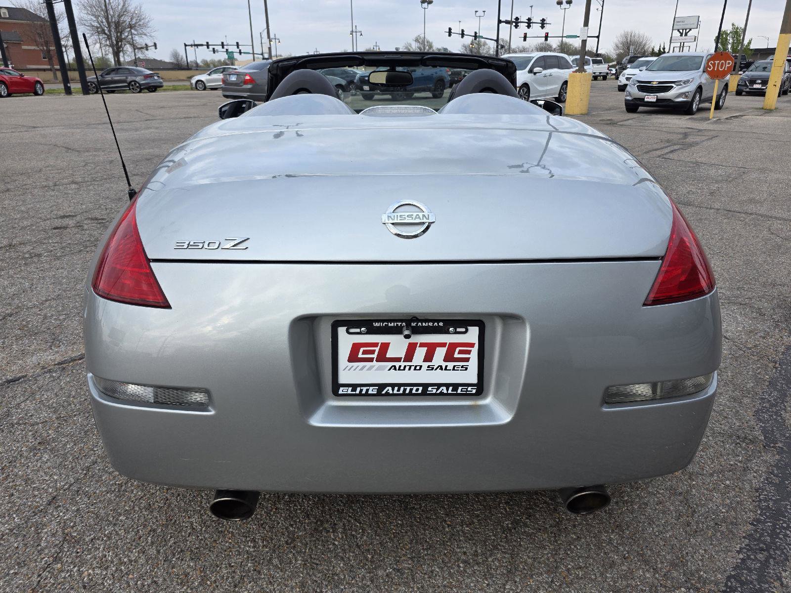 Used 2005 Nissan 350Z Touring RWD image 6