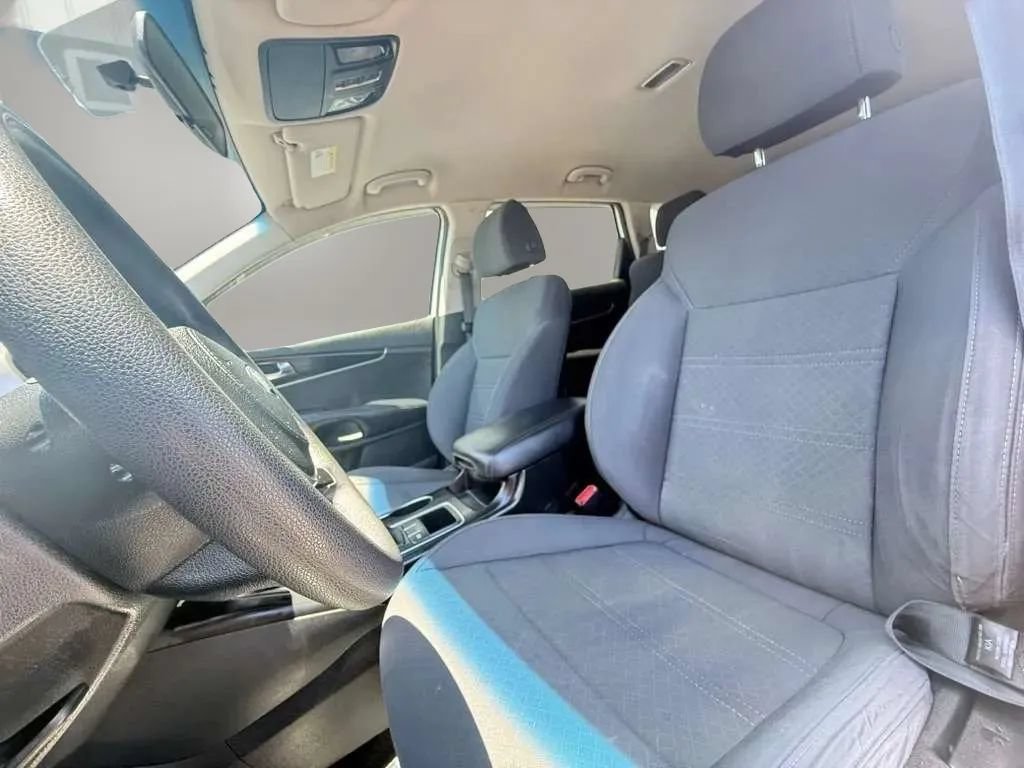 Used 2020 Kia Sorento FWD V6 image 11