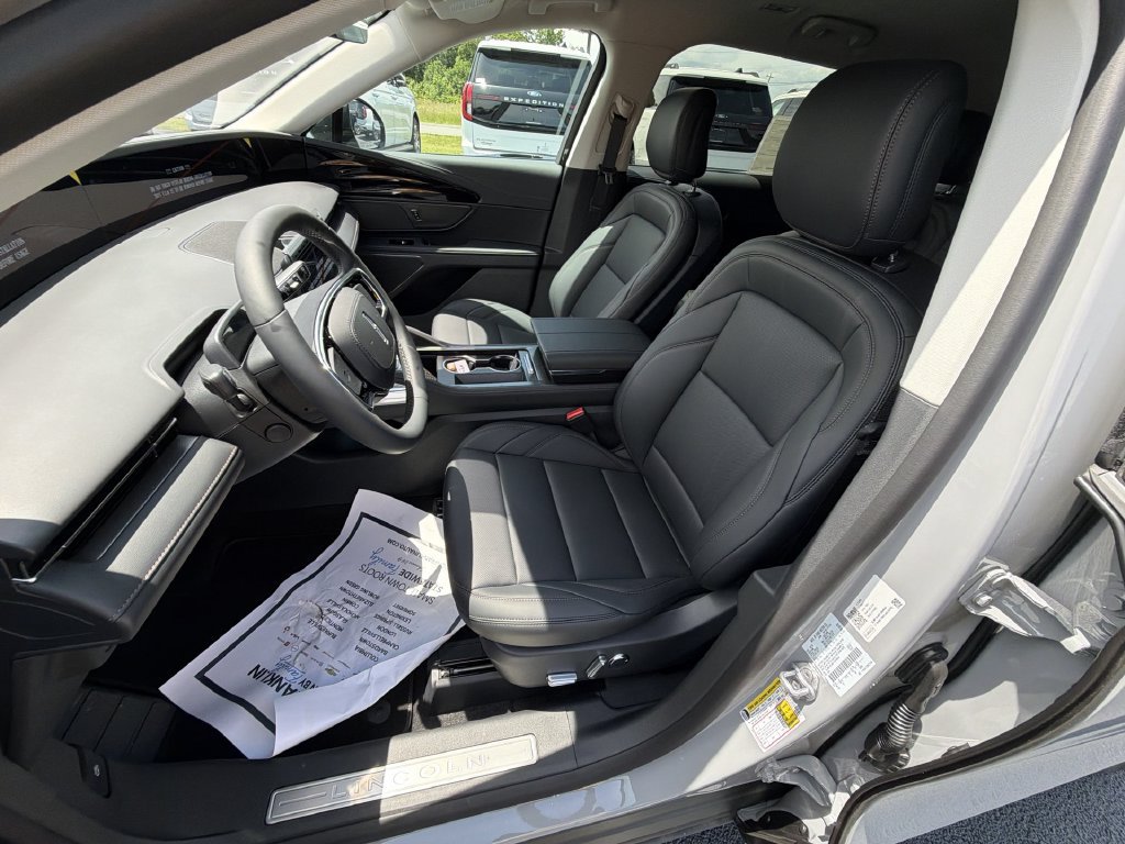 New 2026 Lincoln Nautilus Premier AWD/4WD image 17