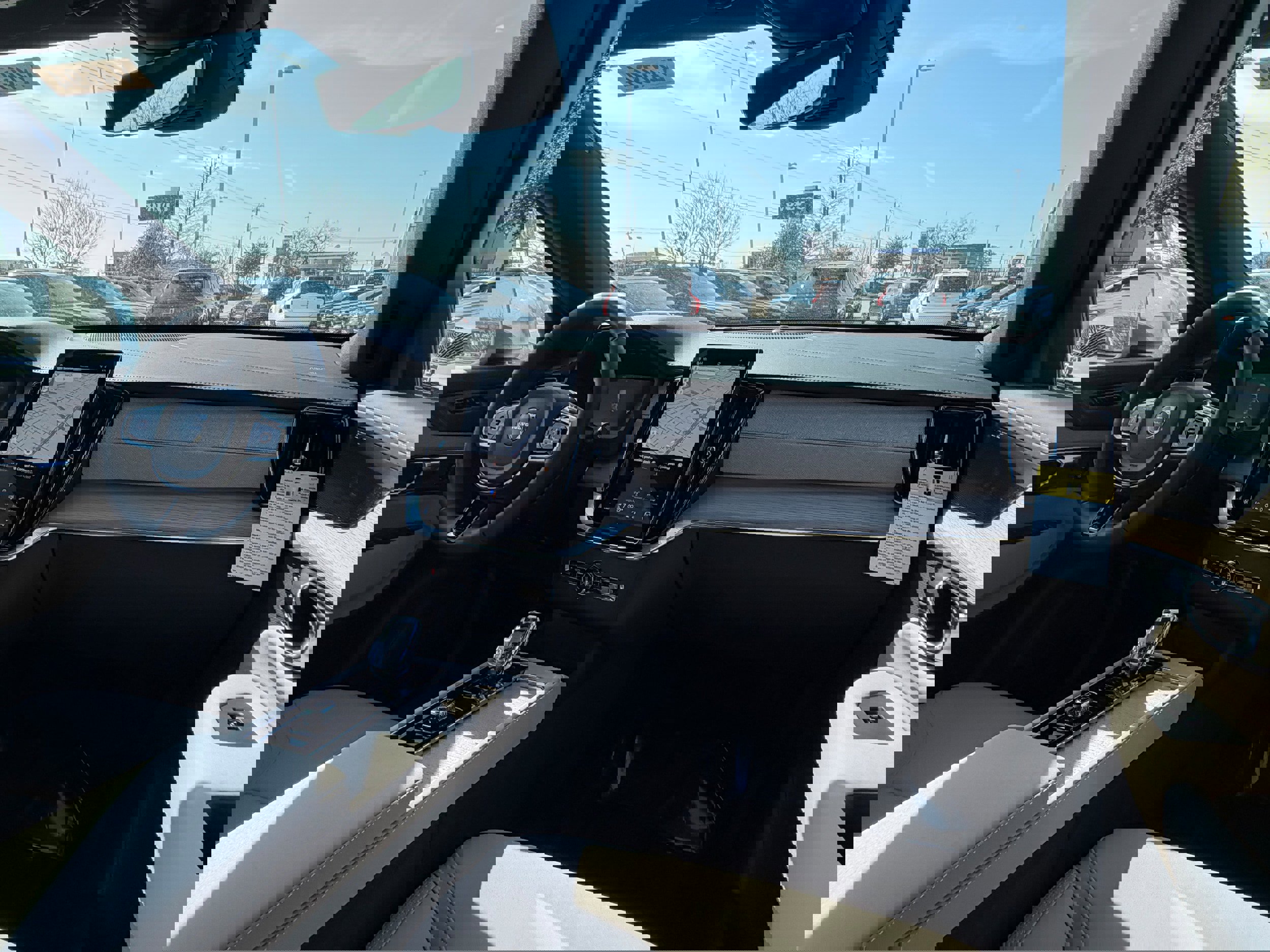 New 2026 Volvo XC90 T8 Plus w/ Protection Package Premier image 10