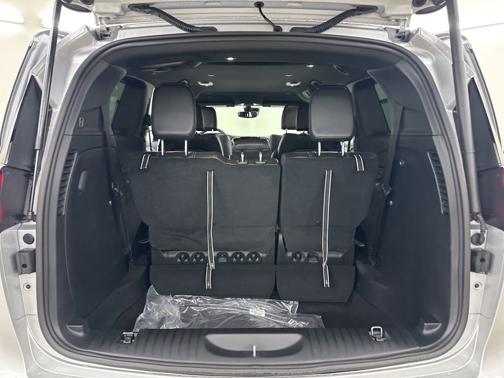 New 2026 Chrysler Pacifica Select image 24