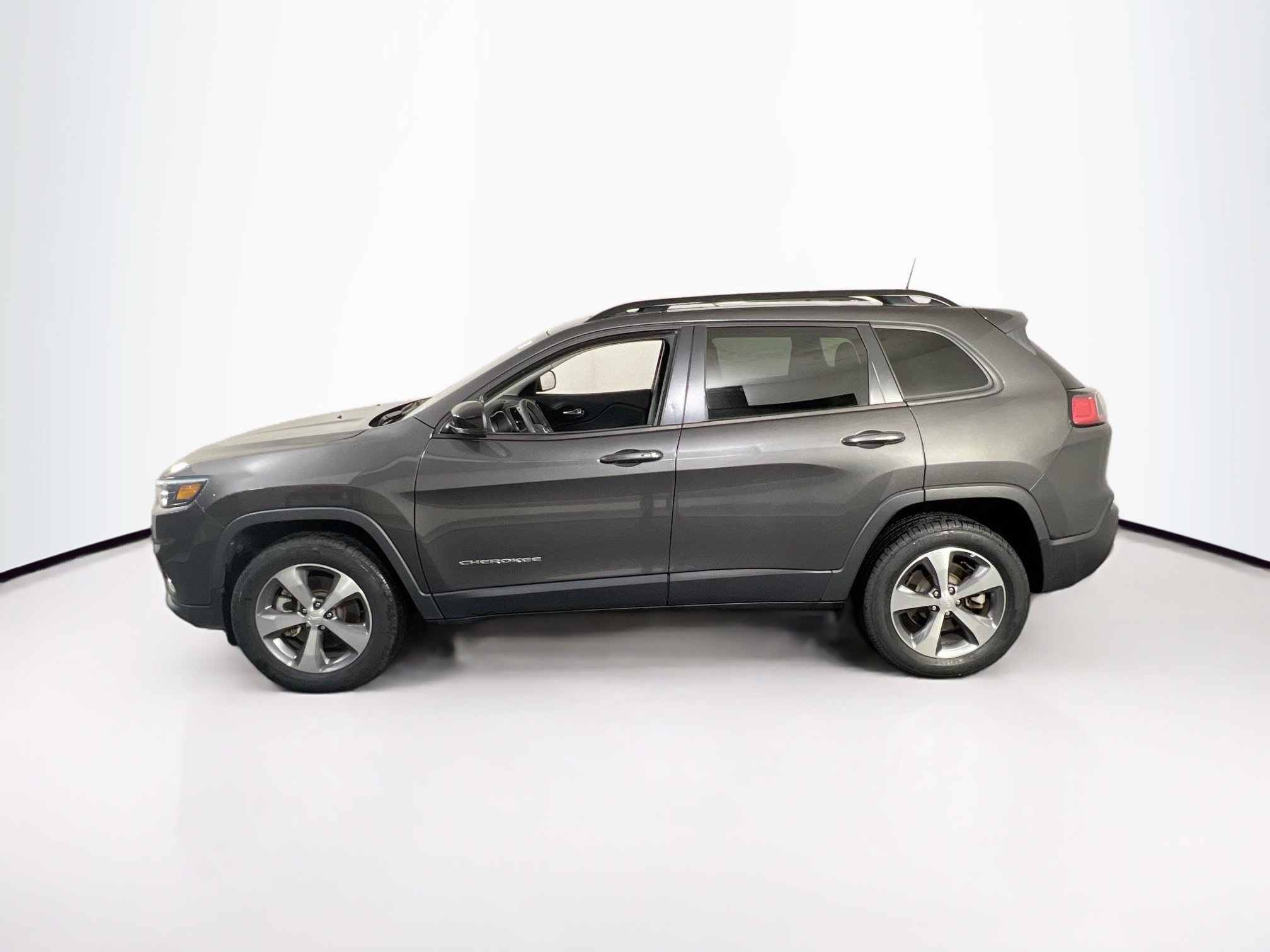 Used 2022 Jeep Cherokee Limited image 8