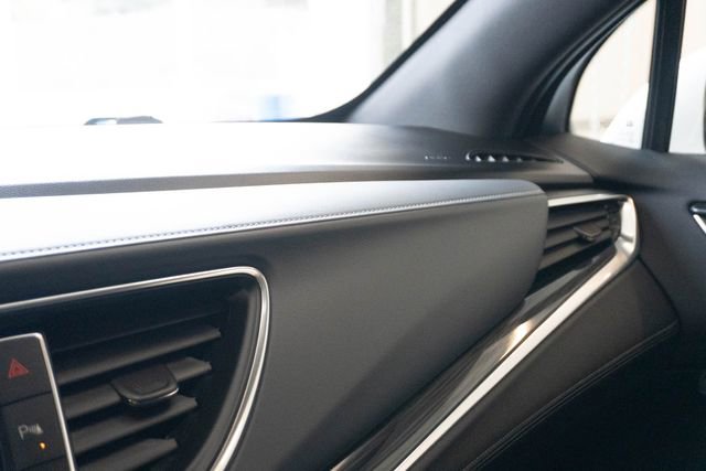 Used 2024 Buick Enclave Premium image 33