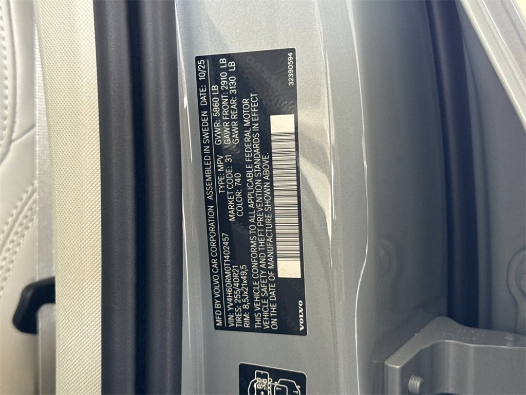 New 2026 Volvo XC60 T8 Ultra w/ Protection Package Premier image 28