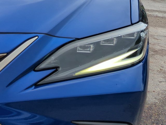 Certified 2022 Lexus ES 350 F Sport w/ Accessory Package 2 FWD image 10