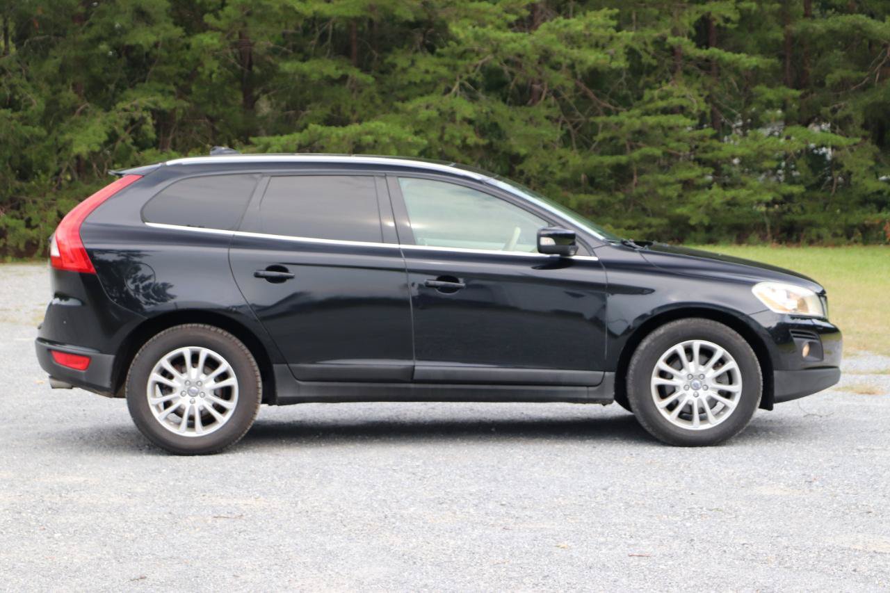 Used 2010 Volvo XC60 T6 AWD/4WD image 2