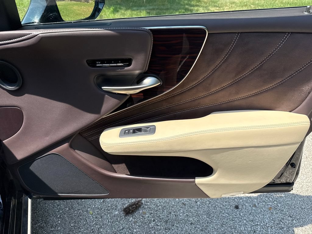 Used 2018 Lexus LS 500 AWD w/ Interior Upgrade Package image 34