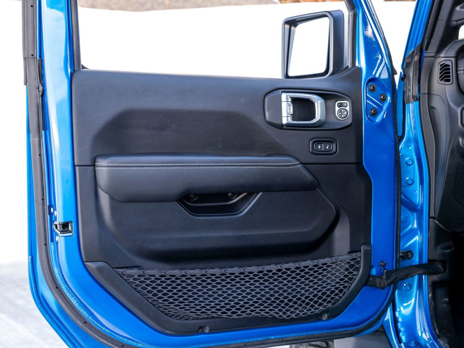 Used 2023 Jeep Wrangler Unlimited Sahara image 11