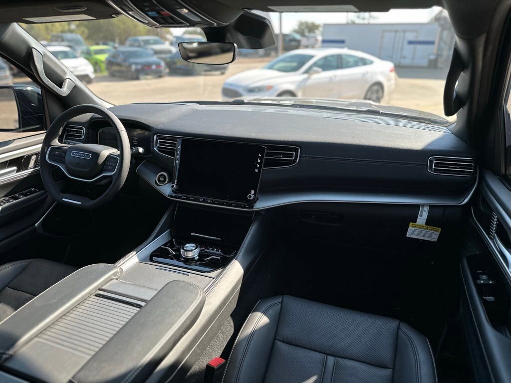 New 2025 Jeep Wagoneer Series III w/ Premium Group I image 18
