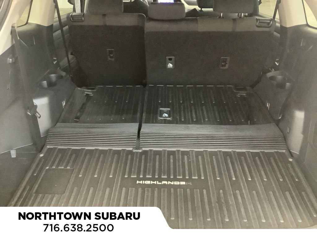 Used 2023 Toyota Highlander LE image 16