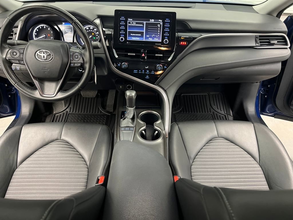Used 2024 Toyota Camry SE image 32