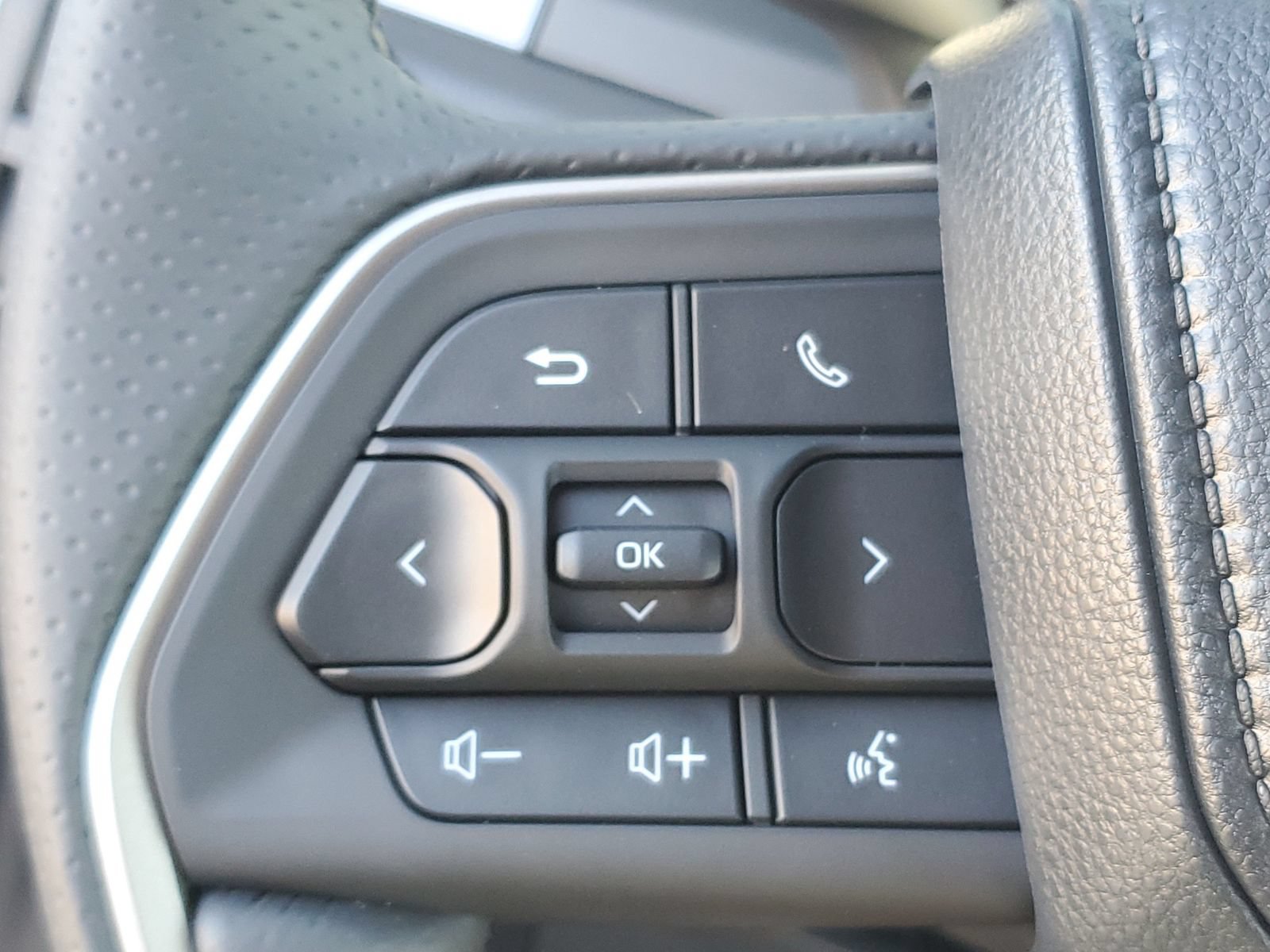 New 2026 Toyota 4Runner SR5 AWD/4WD image 11