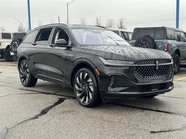 New 2026 Lincoln Nautilus Reserve w/ Jet Appearance Package image 2