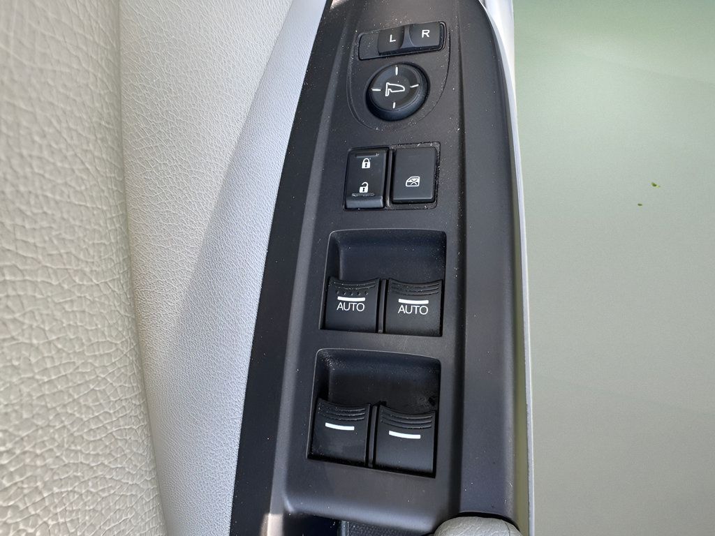 Used 2017 Acura RDX AWD w/ Advance Package image 18