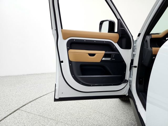 New 2026 Land Rover Defender 110 X-Dynamic SE AWD/4WD image 27