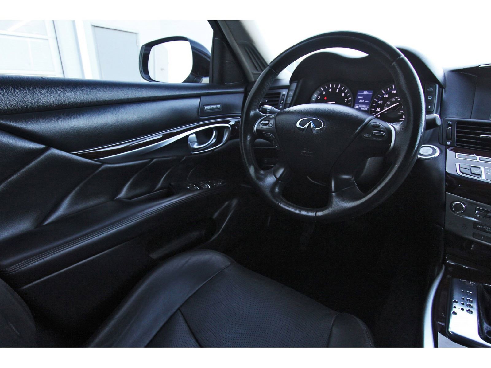 Used 2017 INFINITI Q70 3.7 image 11