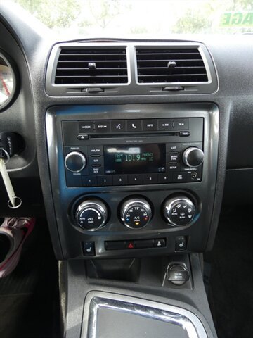Used 2011 Dodge Challenger RWD image 30