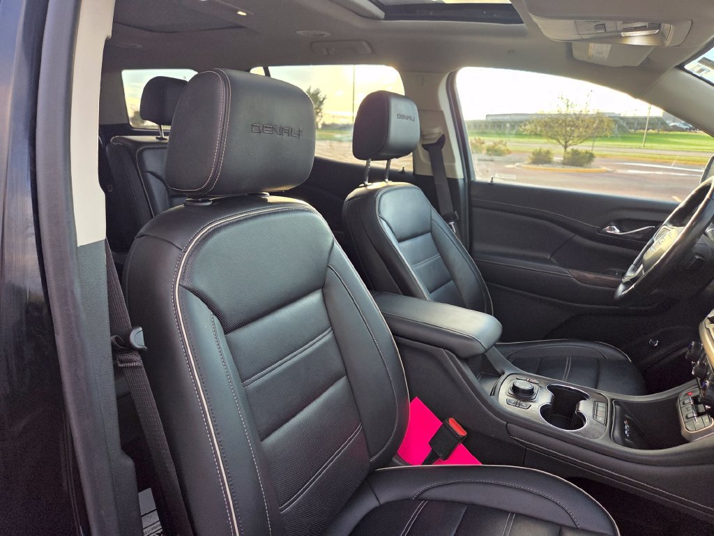 Used 2021 GMC Acadia Denali w/ Denali Ultimate Package AWD/4WD image 34