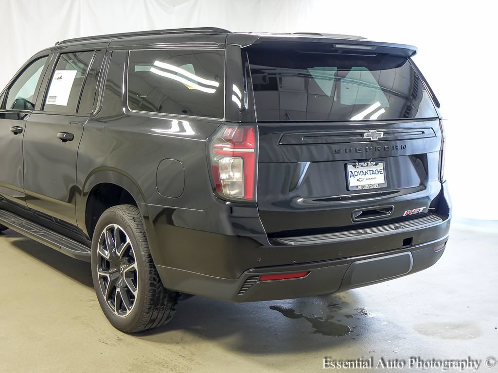 Used 2024 Chevrolet Suburban RST w/ Luxury Package AWD/4WD image 7