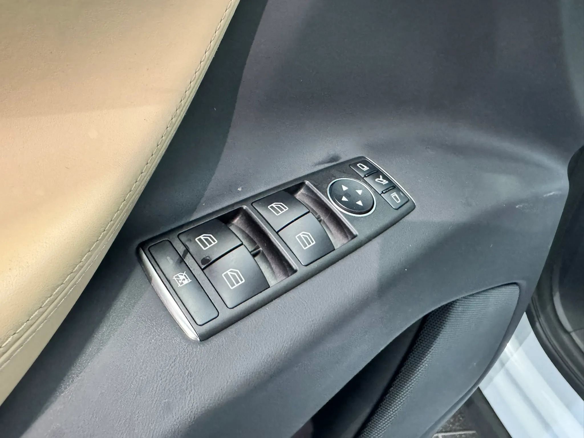 Used 2017 Tesla Model X 100D image 33