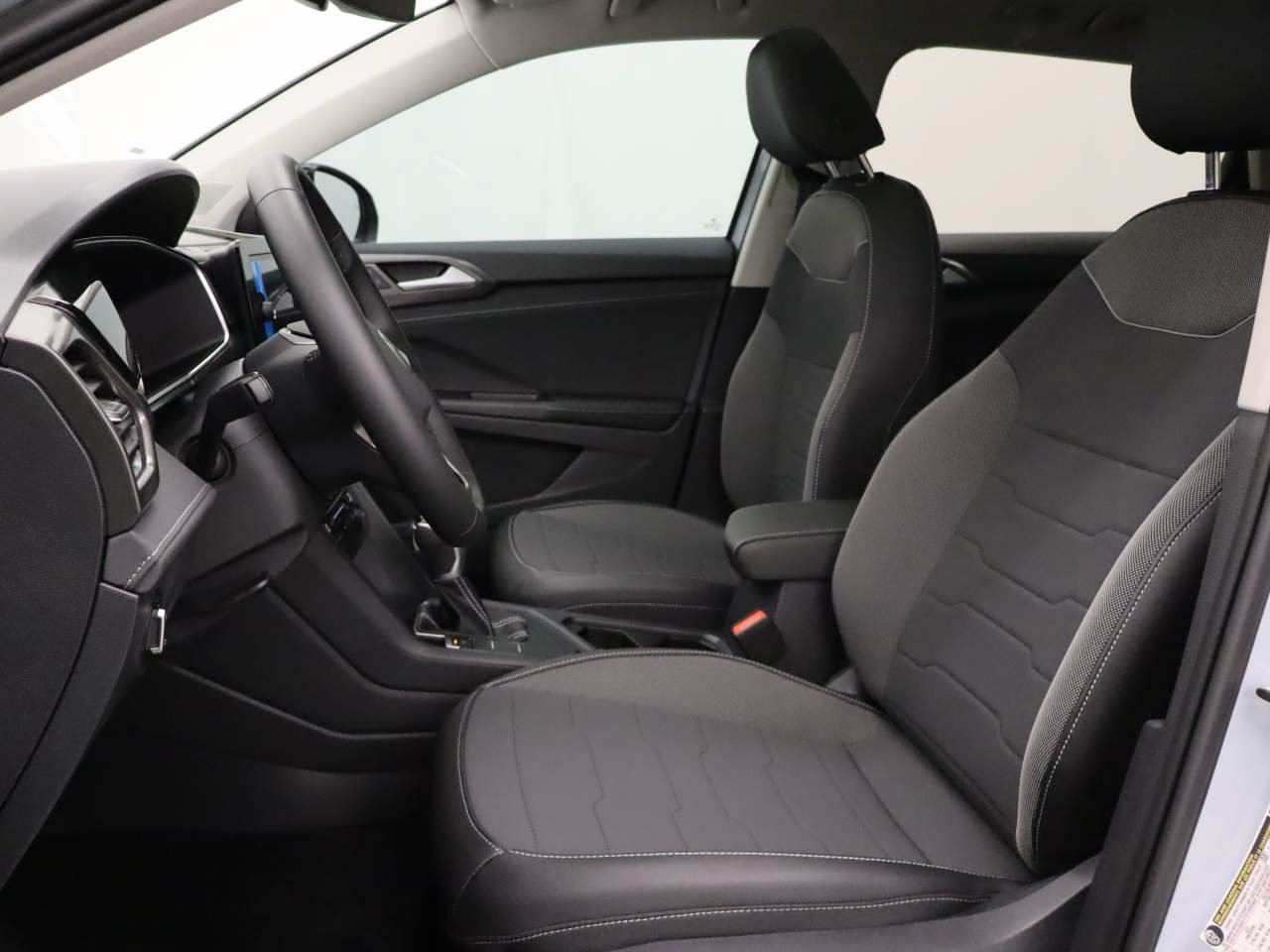 New 2026 Volkswagen Taos SE FWD image 14