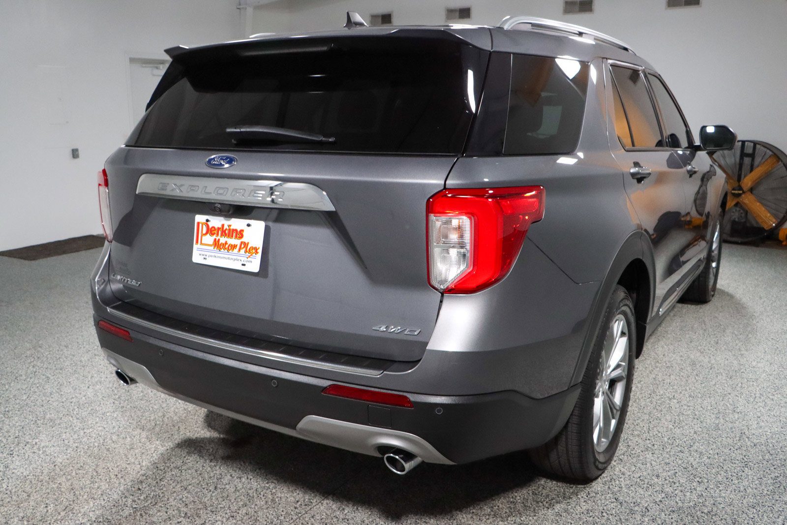 Used 2022 Ford Explorer Limited AWD/4WD image 7