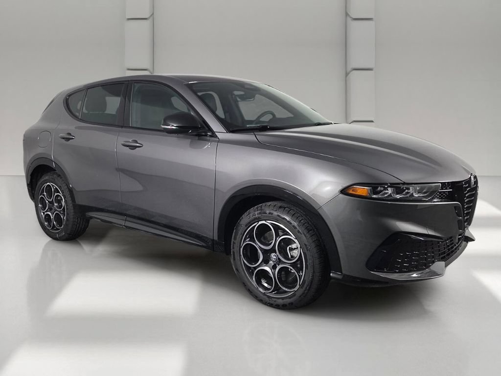 New 2026 Alfa Romeo Tonale w/ Black Premium Package AWD/4WD image 2