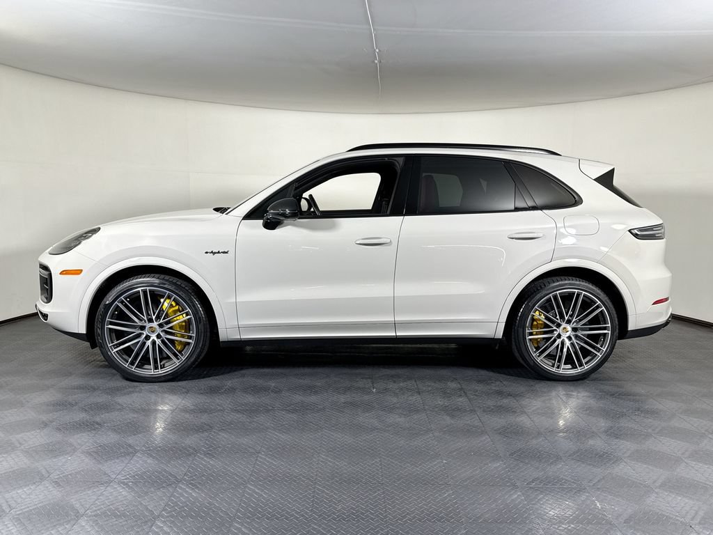 Certified 2023 Porsche Cayenne Turbo S AWD/4WD image 2
