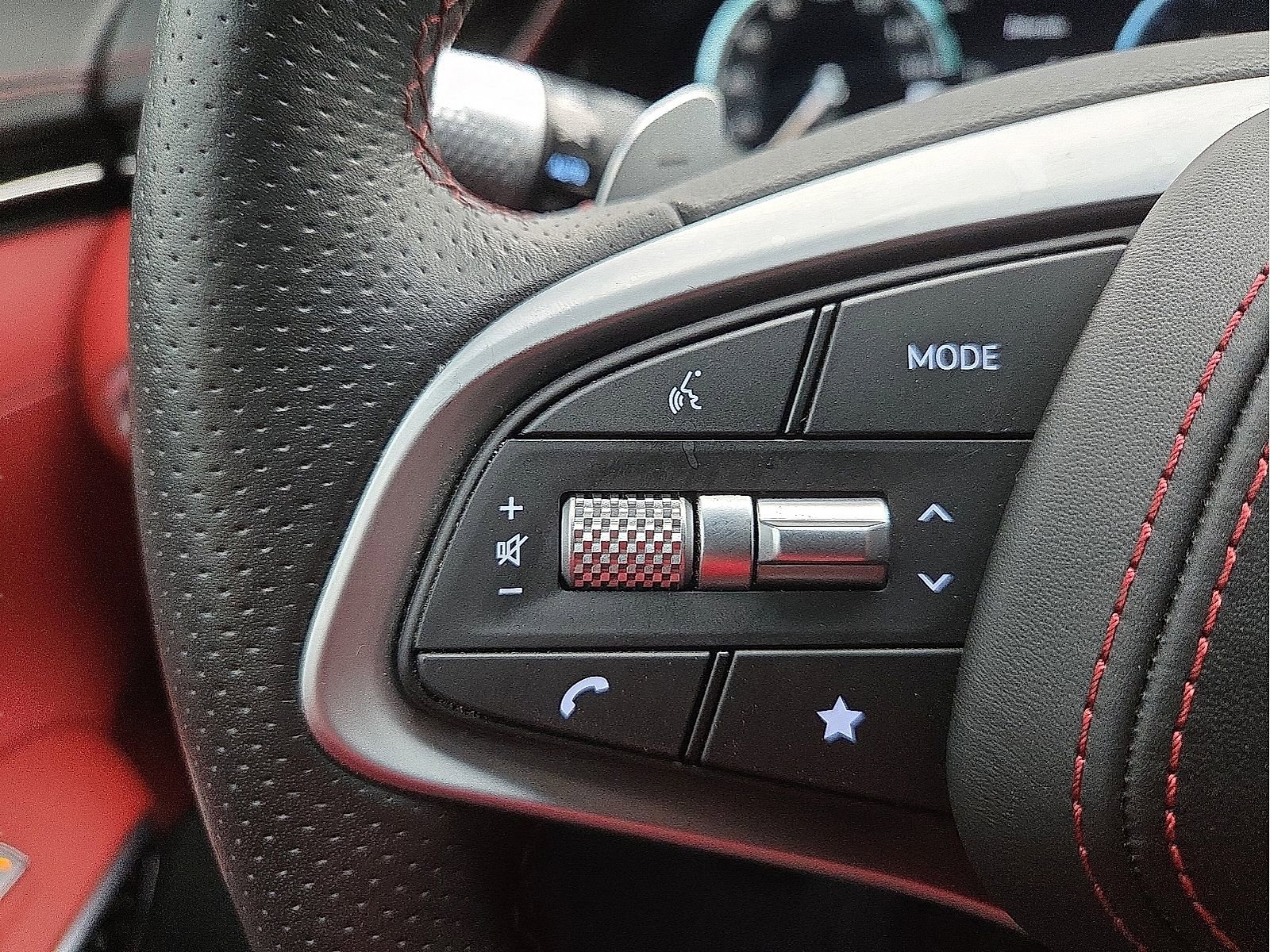 Used 2023 Genesis GV70 3.5T Sport w/ Sport Prestige Package image 19