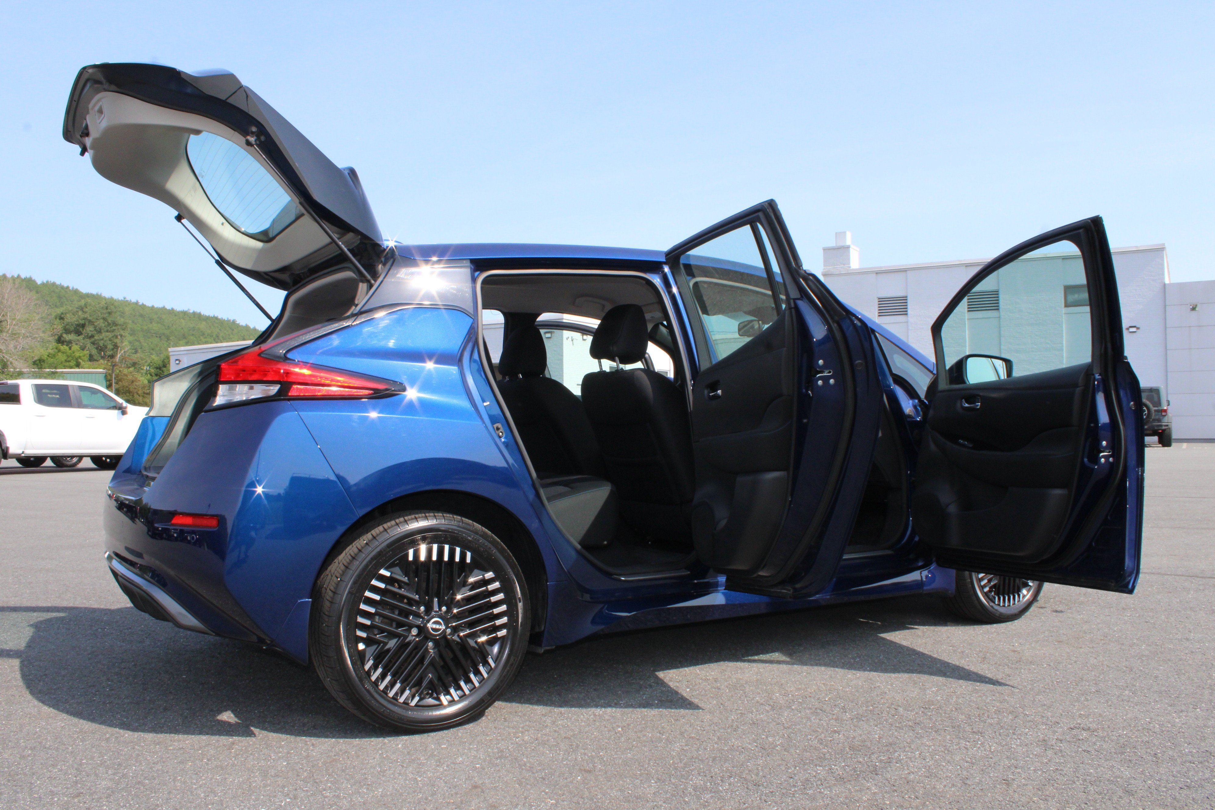 Used 2024 Nissan Leaf SV Plus FWD image 18